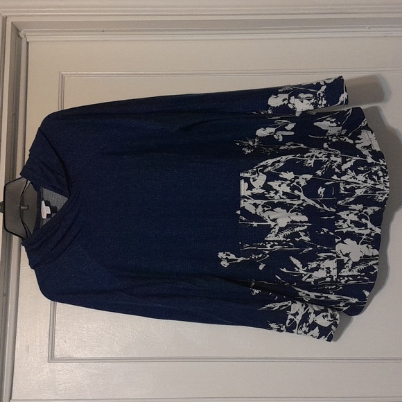 LuLaRoe Tops - Lularoe Amber hoodie XL